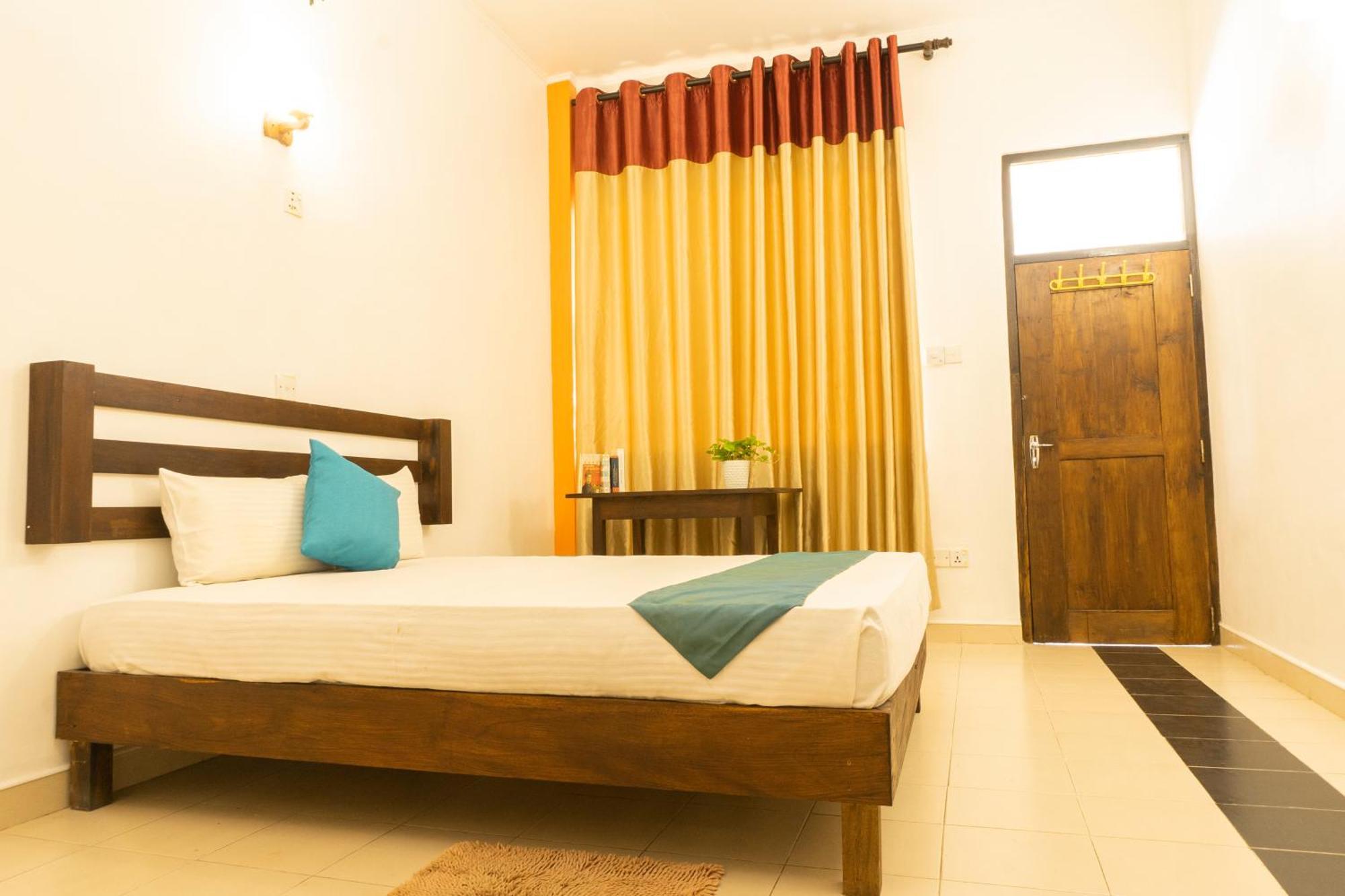 Blumarine Guest House Negombo Værelse billede